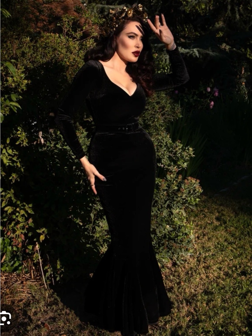 La Femme En Noir Black Marilyn Gown in Black Velvet Deep V Neck Size Medium